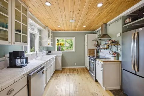 Kitchen - 3150 Day Rd, Gilroy, CA 95020 photo 2 of 3