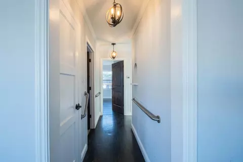Entry Way - 89 Clark St, Salinas, CA 93901 photo 1 of 2