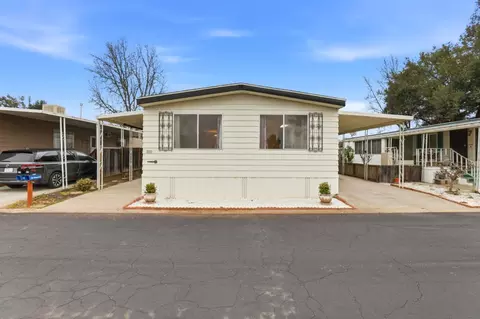 500 W 10th St Spc Apt 177 177, Gilroy, CA 95020