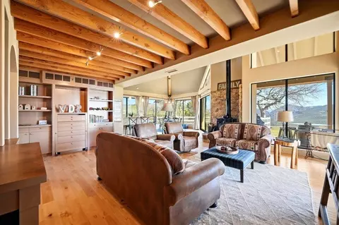 Living - 31251 Highway 146, Soledad, CA 93960 photo 3 of 3