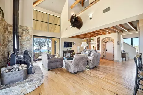 Living - 31251 Highway 146, Soledad, CA 93960 photo 2 of 3