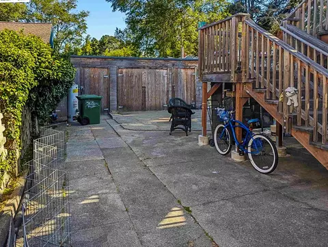 Exterior - 2319 Ward St, Berkeley, CA 94705 photo 7 of 8