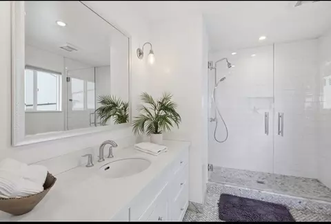 Bath - 229 Rio Del Mar Blvd, Aptos, CA 95003 photo 2 of 3