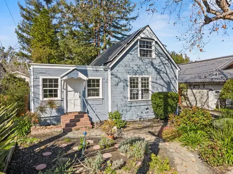 870 College Ave, Palo Alto, CA 94306