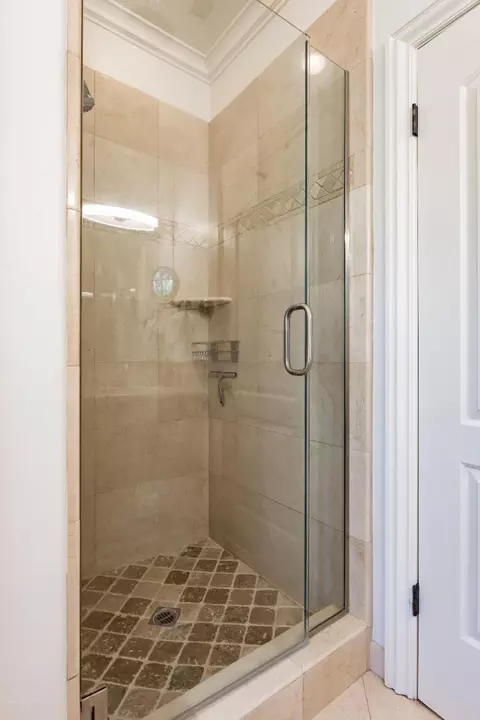 Bath - 11722 Putter Way, Los Altos, CA 94024 photo 4 of 4