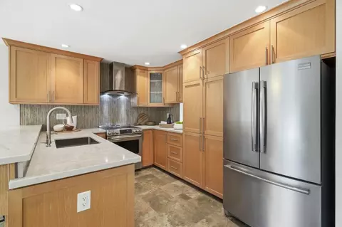 Kitchen - 2007 Eucalyptus Ct, Santa Clara, CA 95050 photo 3 of 6