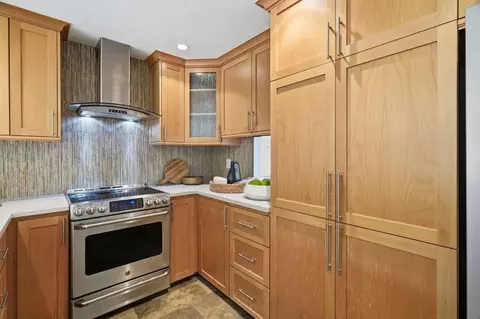 Kitchen - 2007 Eucalyptus Ct, Santa Clara, CA 95050 photo 4 of 6