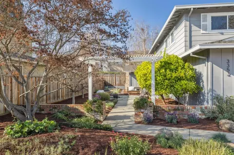 3352 Villa Robleda Dr, Mountain View, CA 94040 photo 2