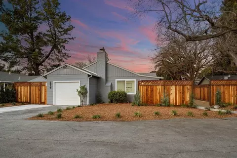 579 Green Manor Ct, Palo Alto, CA 94301
