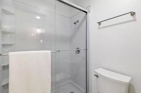 Bath - 542 Shadowgraph Dr, San Jose, CA 95110 photo 3 of 3