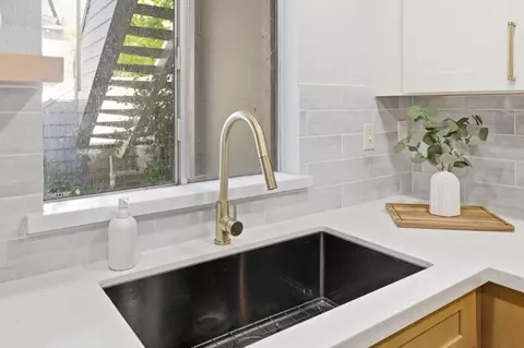 Kitchen - 542 Shadowgraph Dr, San Jose, CA 95110 photo 4 of 5