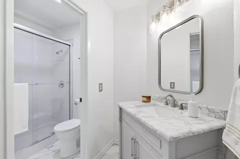 Bath - 542 Shadowgraph Dr, San Jose, CA 95110 photo 2 of 3