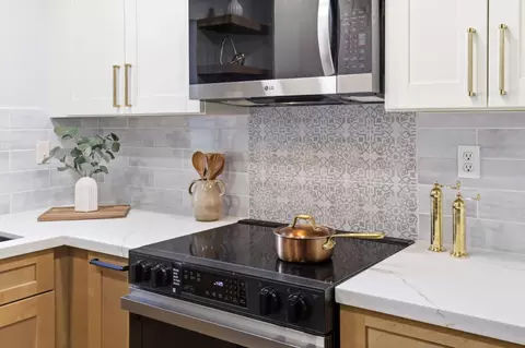 Kitchen - 542 Shadowgraph Dr, San Jose, CA 95110 photo 5 of 5