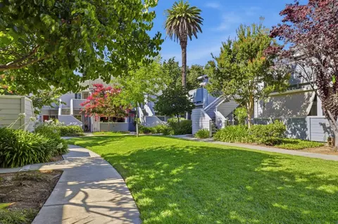 Exterior - 542 Shadowgraph Dr, San Jose, CA 95110 photo 4 of 8