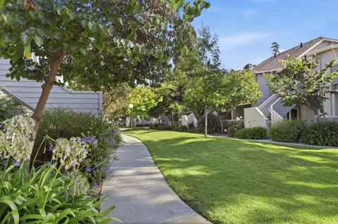 Exterior - 542 Shadowgraph Dr, San Jose, CA 95110 photo 7 of 8