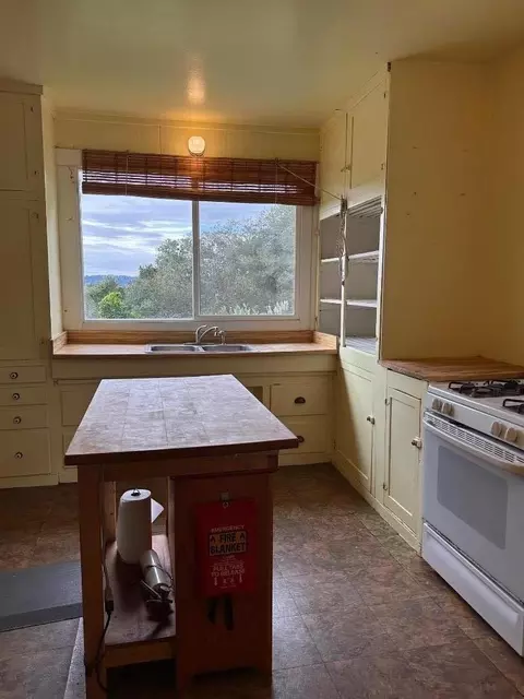 Kitchen - 46 Valley View Rd, Watsonville, CA 95076 photo 6 of 6