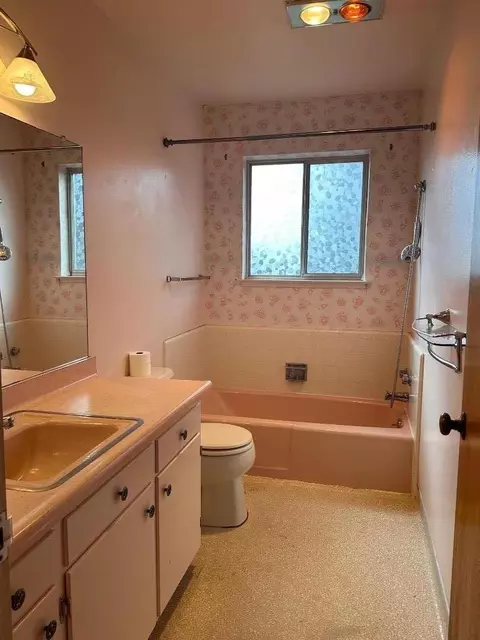 Bath - 46 Valley View Rd, Watsonville, CA 95076 photo 2 of 3