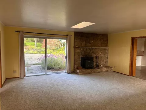 Living - 46 Valley View Rd, Watsonville, CA 95076 photo 5 of 7