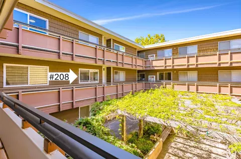 Exterior - 2601 College Ave 208, Berkeley, CA 94704 photo 4 of 6