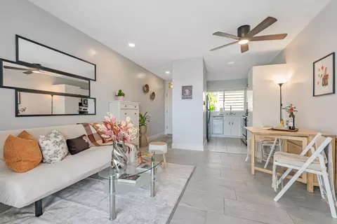 Living - 2601 College Ave 208, Berkeley, CA 94704 photo 4 of 4