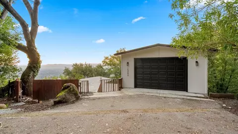 15499 Bohlman Rd, Saratoga, CA 95070