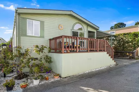 3 Lighthouse Rd 03, Half Moon Bay, CA 94019