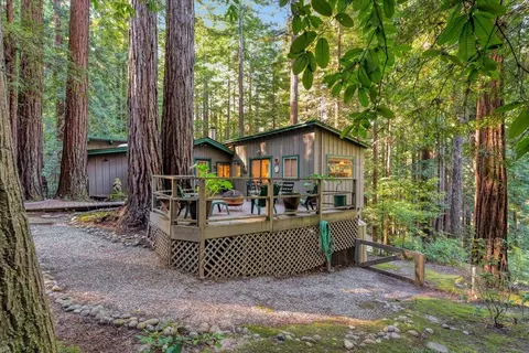 1079 Scenic Dr, Felton, CA 95018