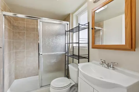Bath - 14225 Lora Dr 9, Los Gatos, CA 95032 photo 1 of 3