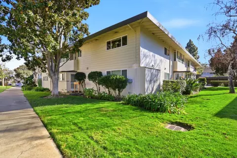 Exterior - 14225 Lora Dr 9, Los Gatos, CA 95032 photo 5 of 6