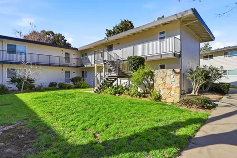 Exterior - 14225 Lora Dr 9, Los Gatos, CA 95032 photo 3 of 6