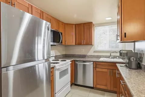 Kitchen - 14225 Lora Dr 9, Los Gatos, CA 95032 photo 2 of 2
