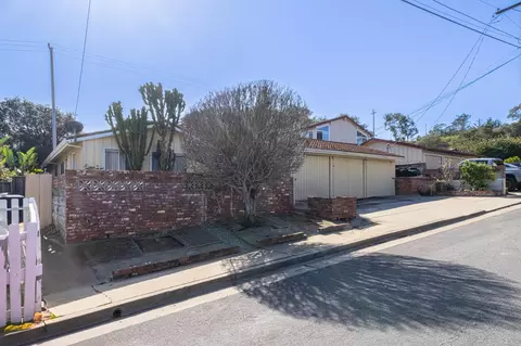 1113 Mcclellan Ave, Monterey, CA 93940