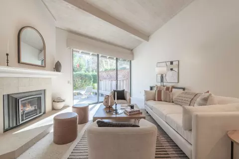 9542 Maple Ct, Carmel, CA 93923