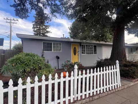 1104 Del Norte Ave, Menlo Park, CA 94025
