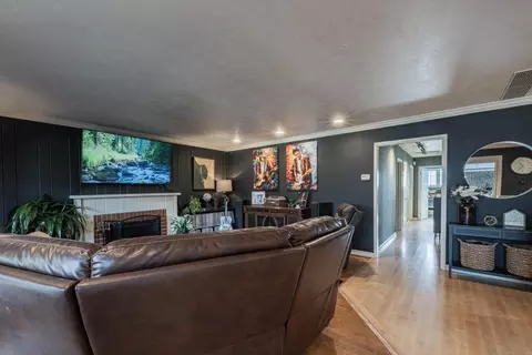 Living - 730 Lemos Ave, Salinas, CA 93901 photo 2 of 3