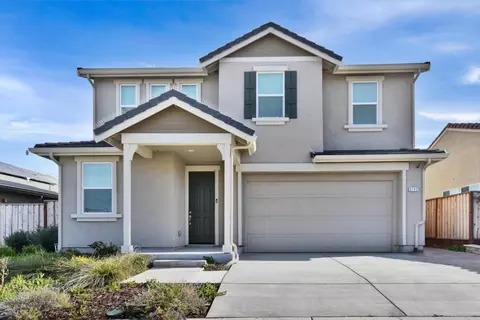 2160 Fuchsia Dr, Hollister, CA 95023