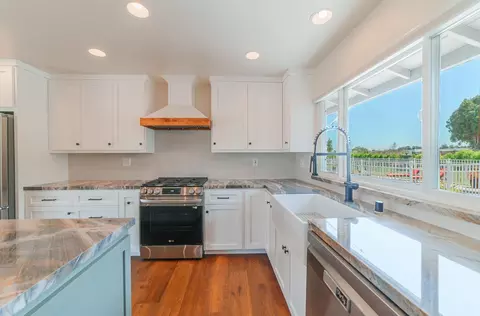 Kitchen - 22125 Ranchito Dr, Salinas, CA 93908 photo 3 of 3