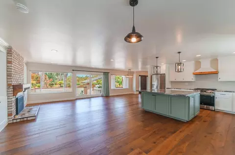 Living - 22125 Ranchito Dr, Salinas, CA 93908 photo 4 of 9