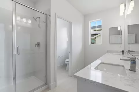 Bath - 236 Oak Cir, Walnut Creek, CA 94597 photo 1 of 2