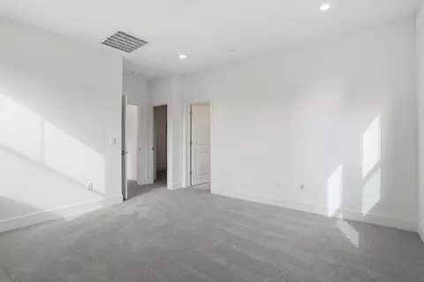 Bedroom - 236 Oak Cir, Walnut Creek, CA 94597 photo 1 of 2