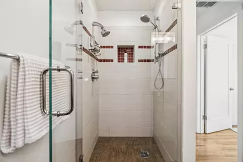 Bath - 1435 47th Ave, Capitola, CA 95010 photo 3 of 3