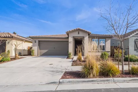 581 Segovia Dr, Hollister, CA 95023