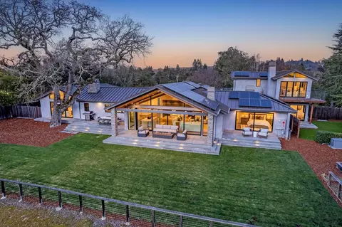 1390 Westridge Dr, Portola Valley, CA 94028