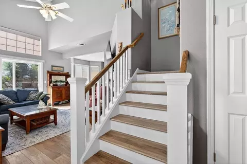 Entry Way - 233 Montclair Ln, Salinas, CA 93906 photo 2 of 4