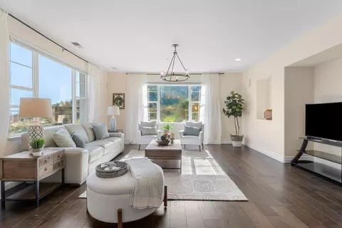 Living - 1190 Olympic Ct, Gilroy, CA 95020 photo 2 of 3
