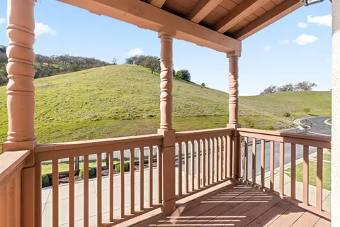 Exterior - 1190 Olympic Ct, Gilroy, CA 95020 photo 8 of 17