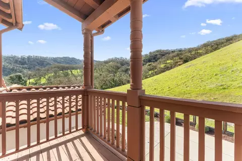 Exterior - 1190 Olympic Ct, Gilroy, CA 95020 photo 7 of 17