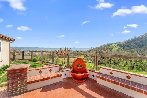 Exterior - 1190 Olympic Ct, Gilroy, CA 95020 photo 4 of 17