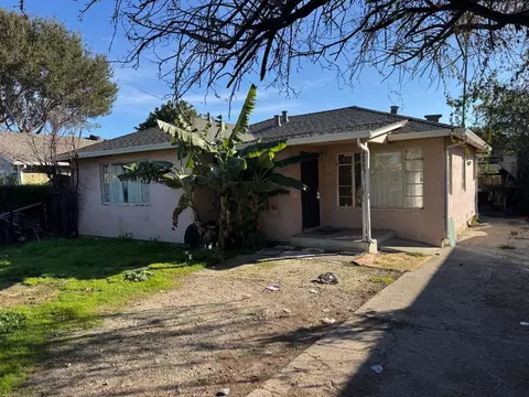 2138 Dumbarton Ave, East Palo Alto, CA 94303