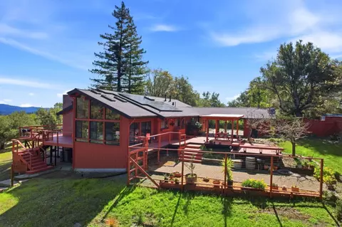 2 No Name Rd, Los Gatos, CA 95033